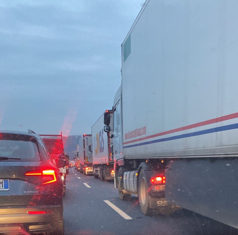 Maxi Incidente In A1, Tratto Chiuso Tra Valdarno E Incisa. Traffico In ...